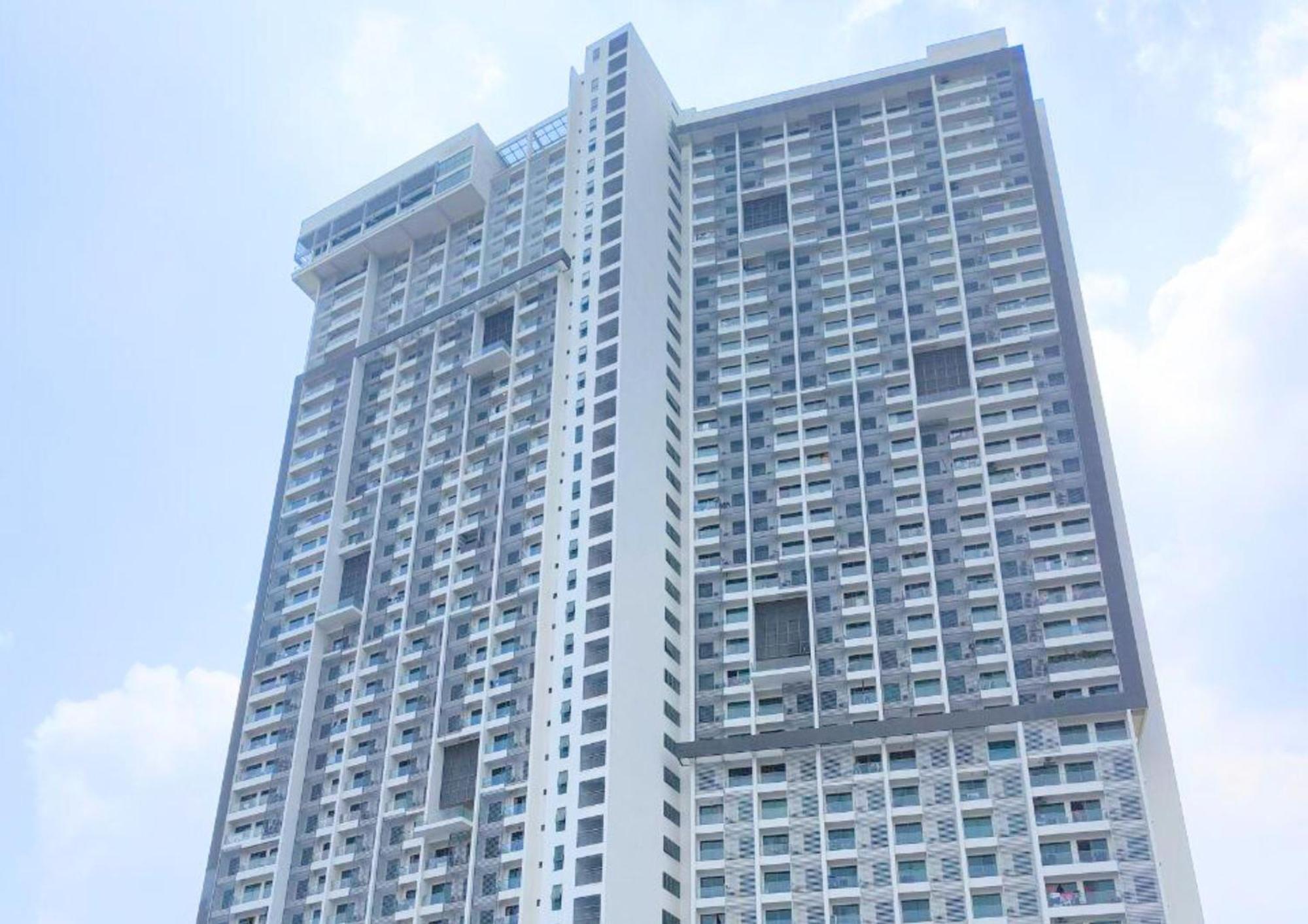 Apartment Comfy Pool View Ensuite, 8 Min To Mrt,5pax, Wi-fi - Cs9 *