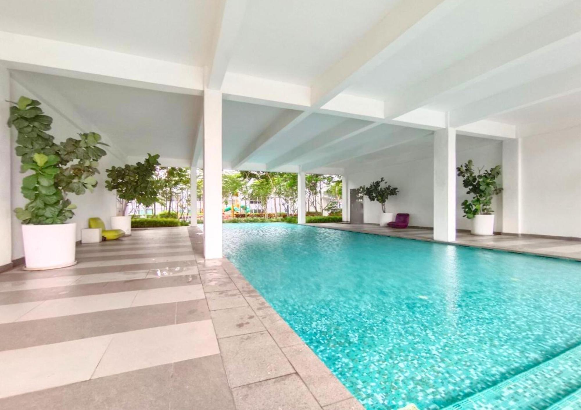 Comfy Pool View Ensuite, 8 Min To Mrt,5pax, Wi-fi - Cs9 *