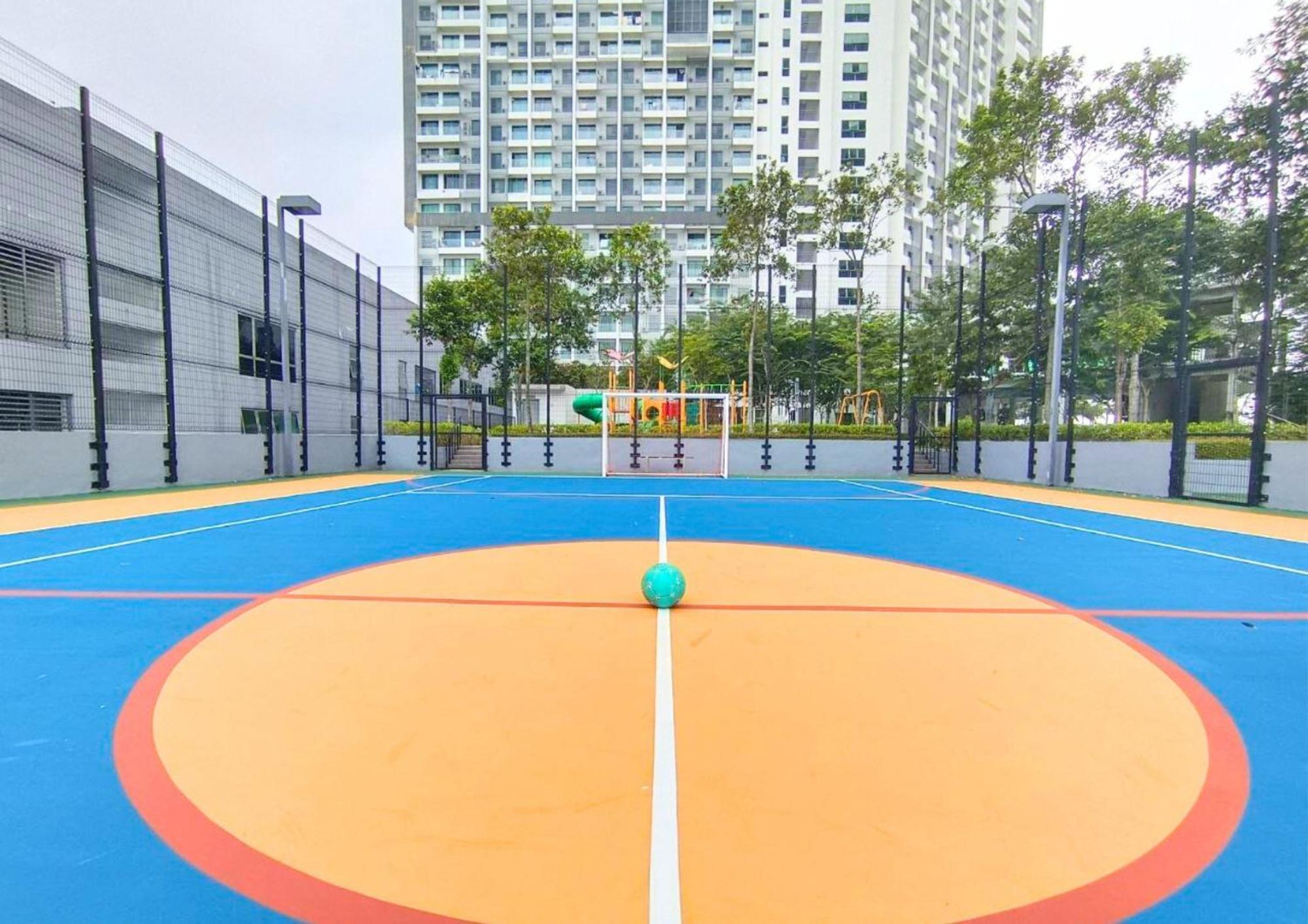 Comfy Pool View Ensuite, 8 Min To Mrt,5pax, Wi-fi - Cs9 Apartment