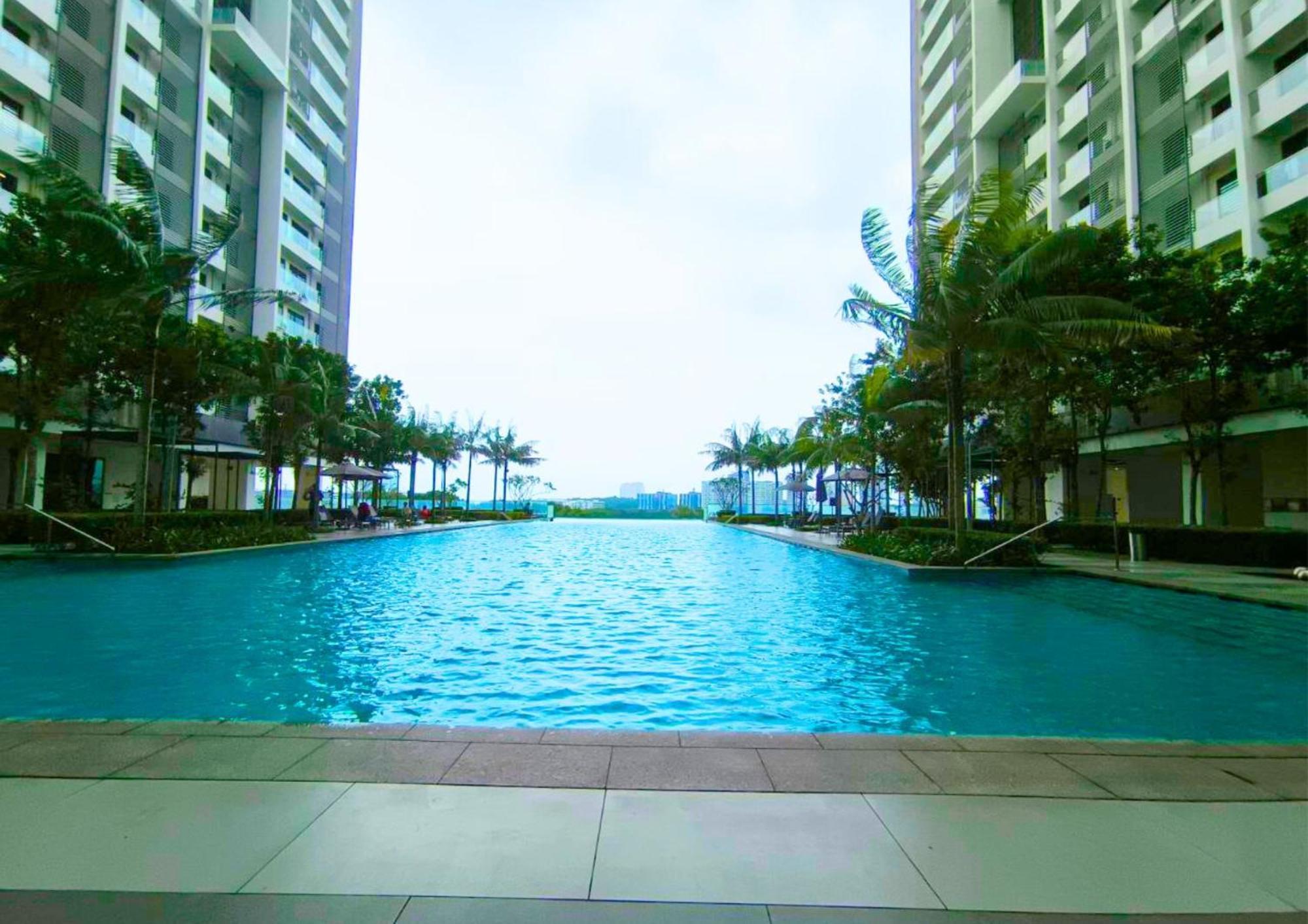 Comfy Pool View Ensuite, 8 Min To Mrt,5pax, Wi-fi - Cs9 Apartment *