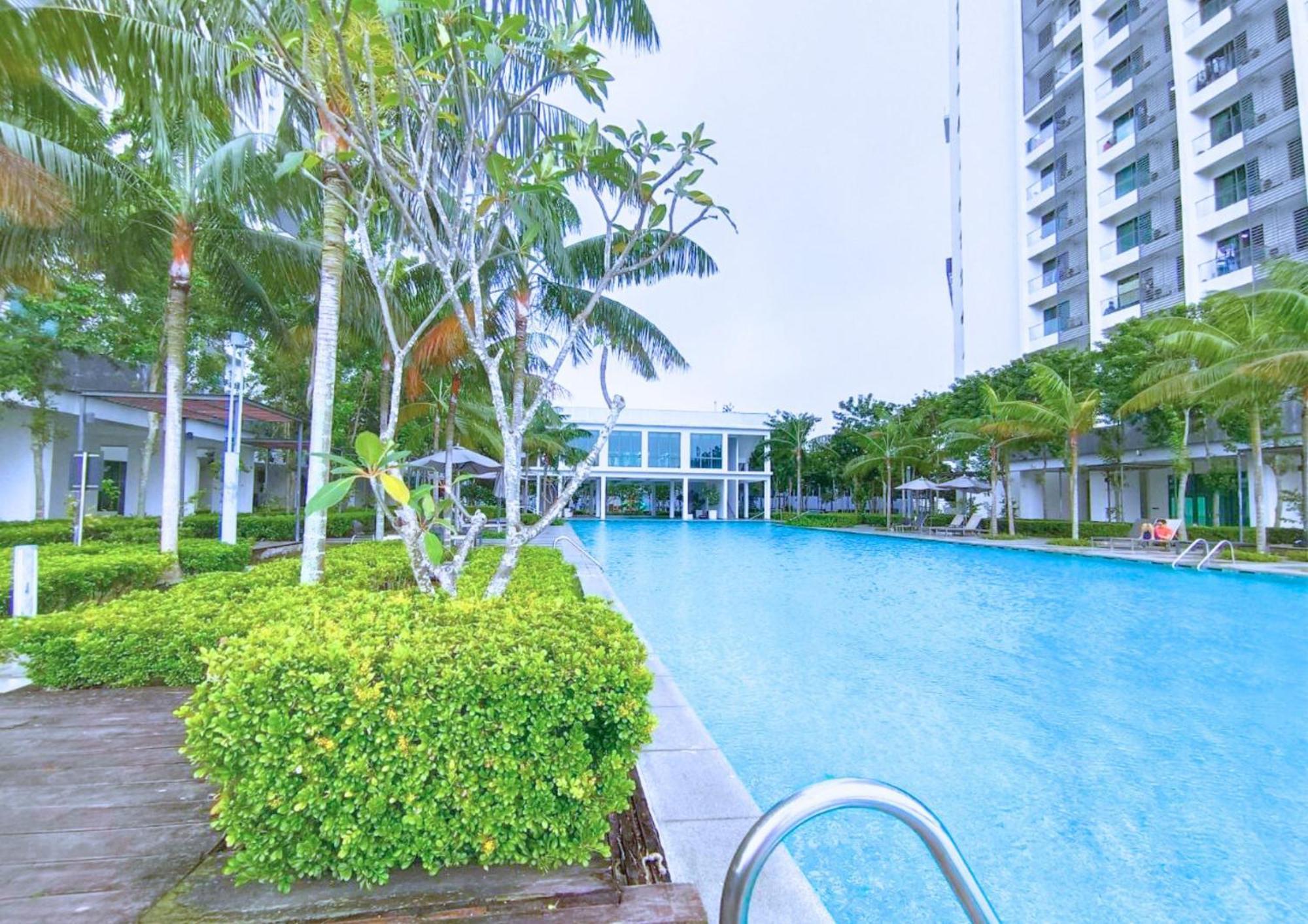 Apartment Comfy Pool View Ensuite, 8 Min To Mrt,5pax, Wi-fi - Cs9 *