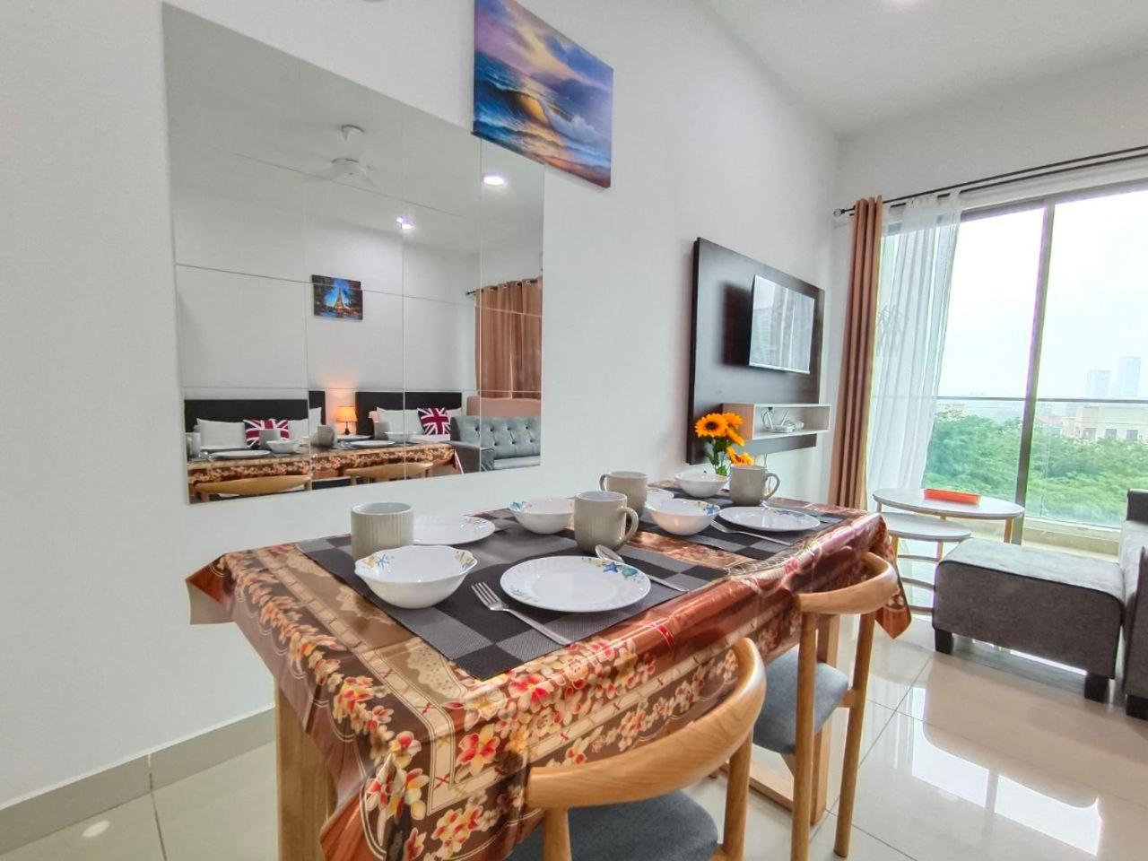 Apartment Comfy Pool View Ensuite, 8 Min To Mrt,5pax, Wi-fi - Cs9 Cyberjaya