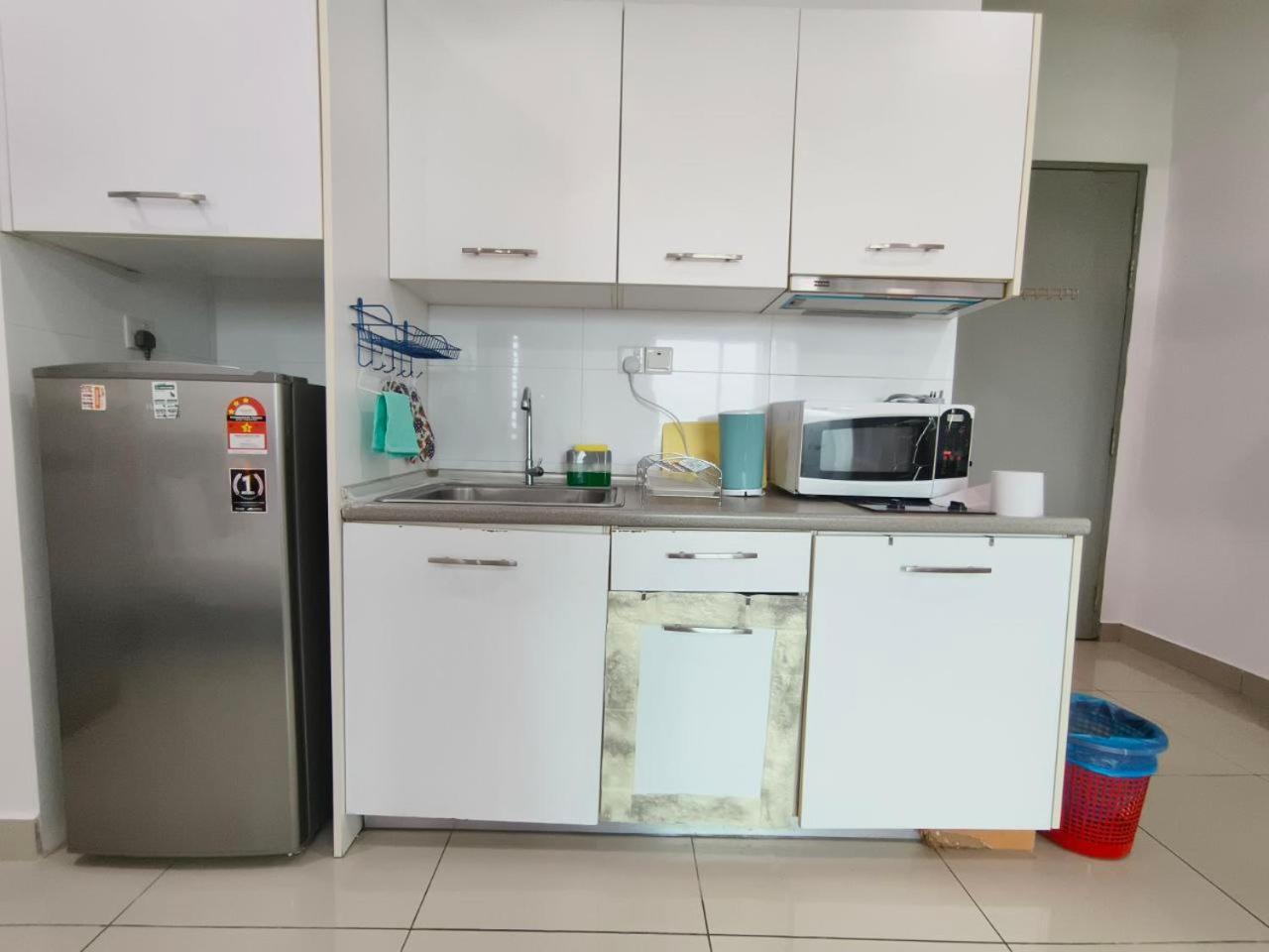 Comfy Pool View Ensuite, 8 Min To Mrt,5pax, Wi-fi - Cs9 * Cyberjaya