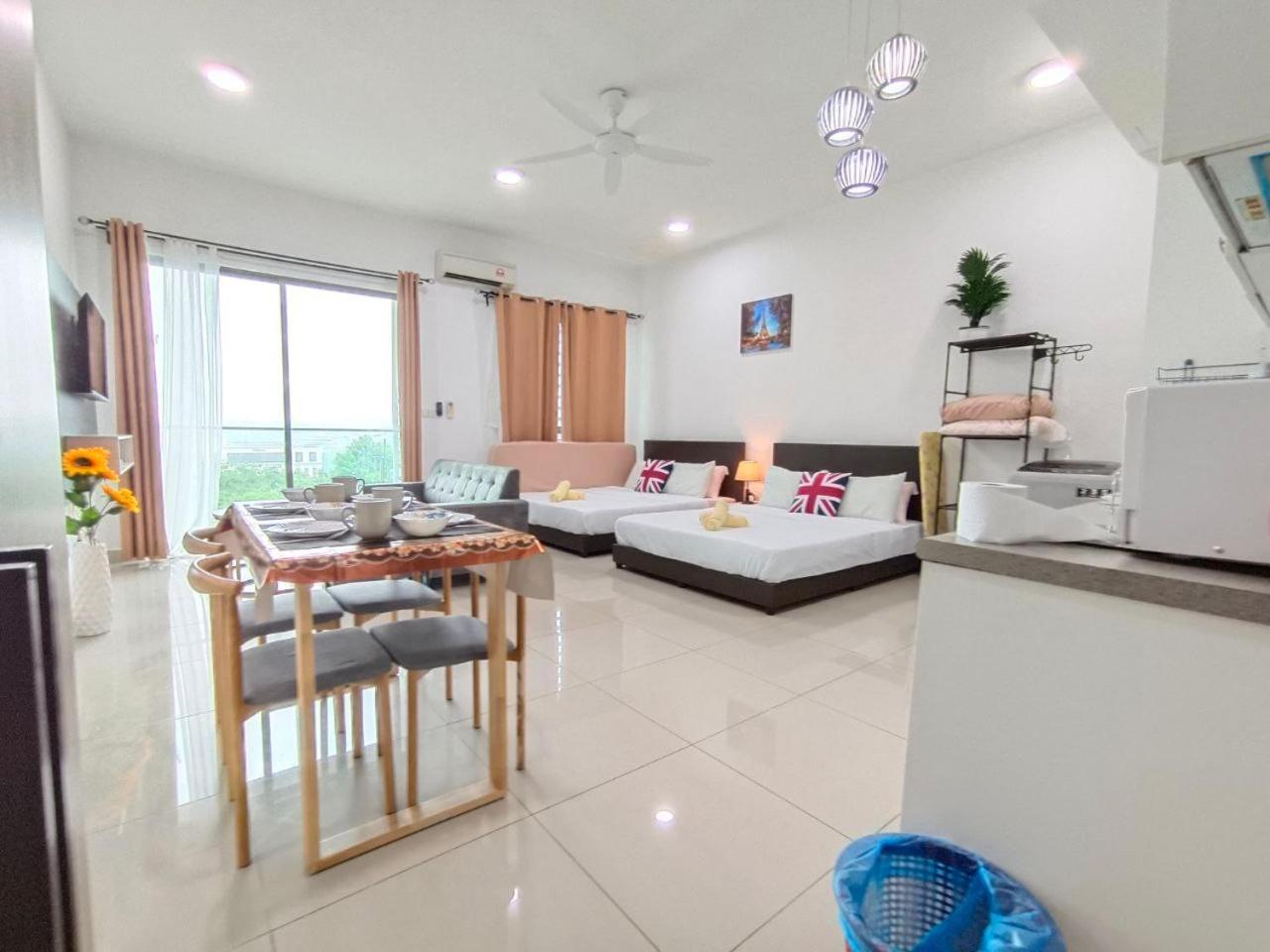 Apartment Comfy Pool View Ensuite, 8 Min To Mrt,5pax, Wi-fi - Cs9