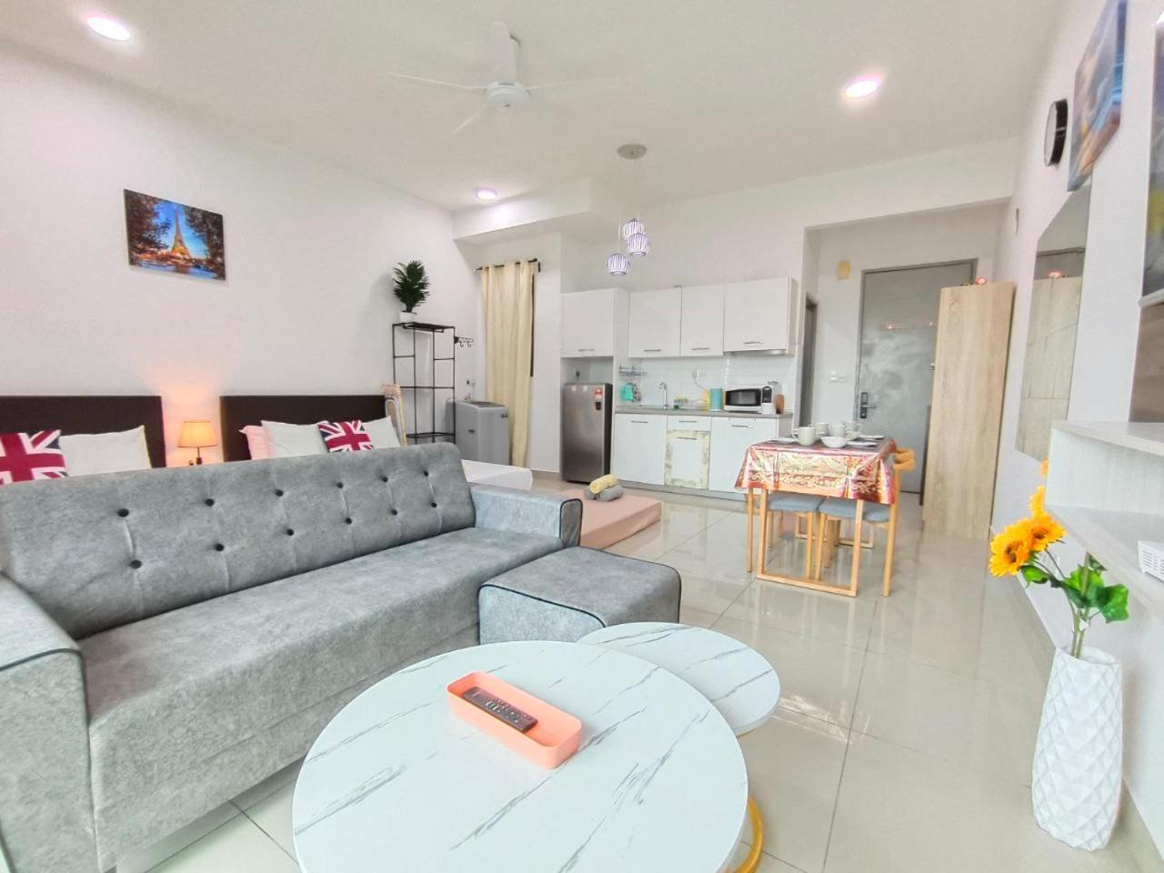 Apartment Comfy Pool View Ensuite, 8 Min To Mrt,5pax, Wi-fi - Cs9 Cyberjaya