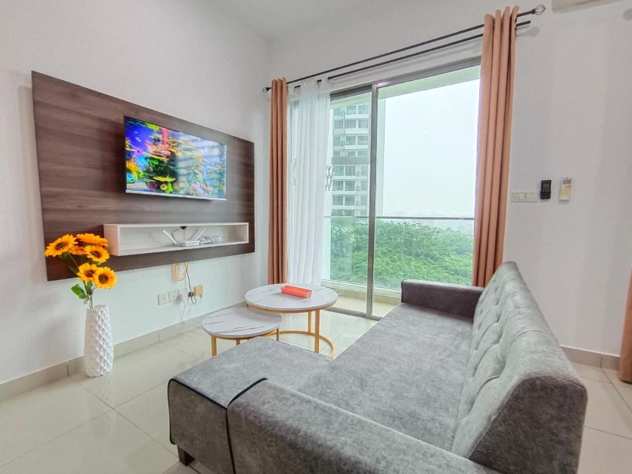 Comfy Pool View Ensuite, 8 Min To Mrt,5pax, Wi-fi - Cs9